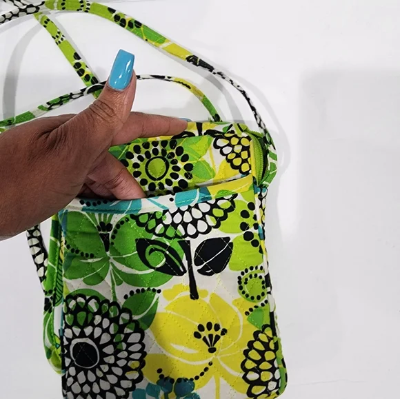 Vera Bradley Mini Hipster Limes Up Green Yellow Flowers Zip Crossbody Pouch EUC - Picture 6 of 6